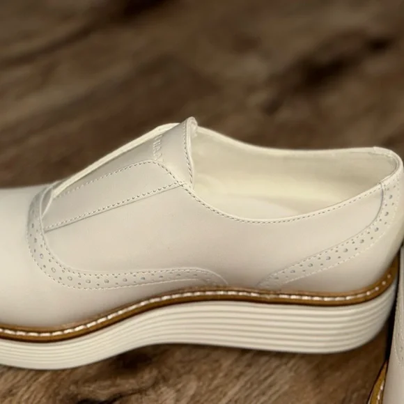 Cole Haan - Picture 4 of 6